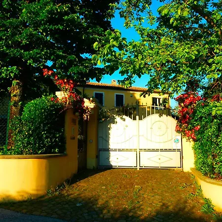 Casa Ezelina Bed & Breakfast 3*